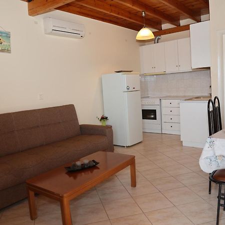 Mary'S Villas Plomari ภายนอก รูปภาพ